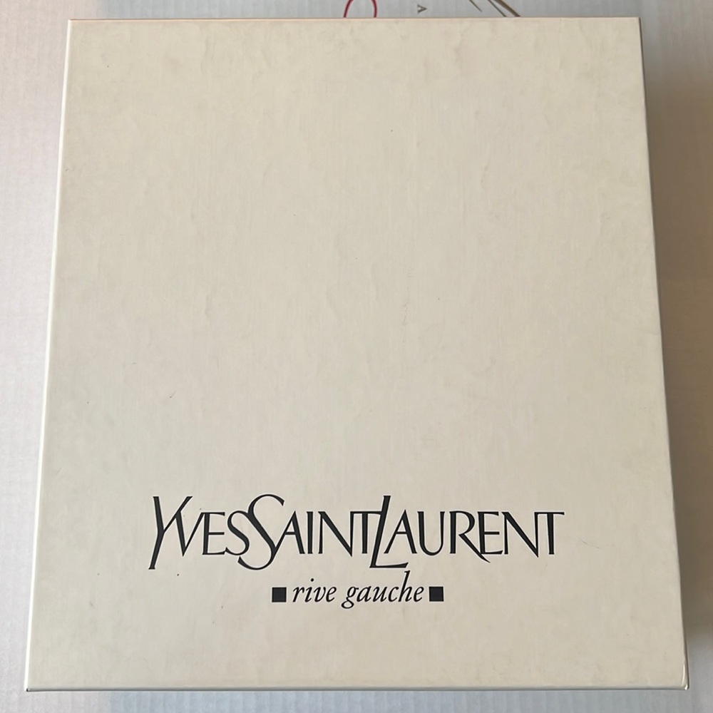 Saint Laurent, YSL Tribute Suede Pumps - Picture 7 of 9